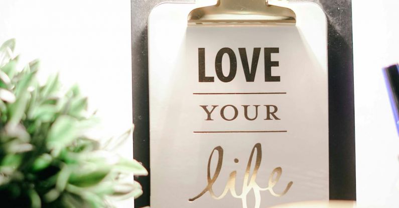 Life Coaches - Love Your Life Clipboard Decor